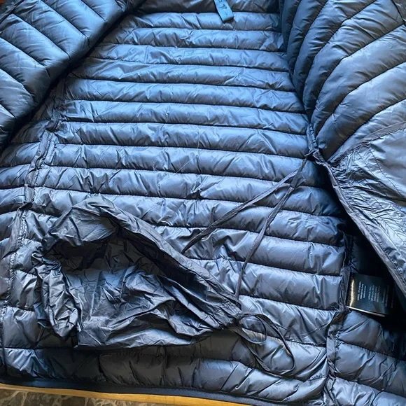 Navy Puffer Jacket - Picture 3 of 4